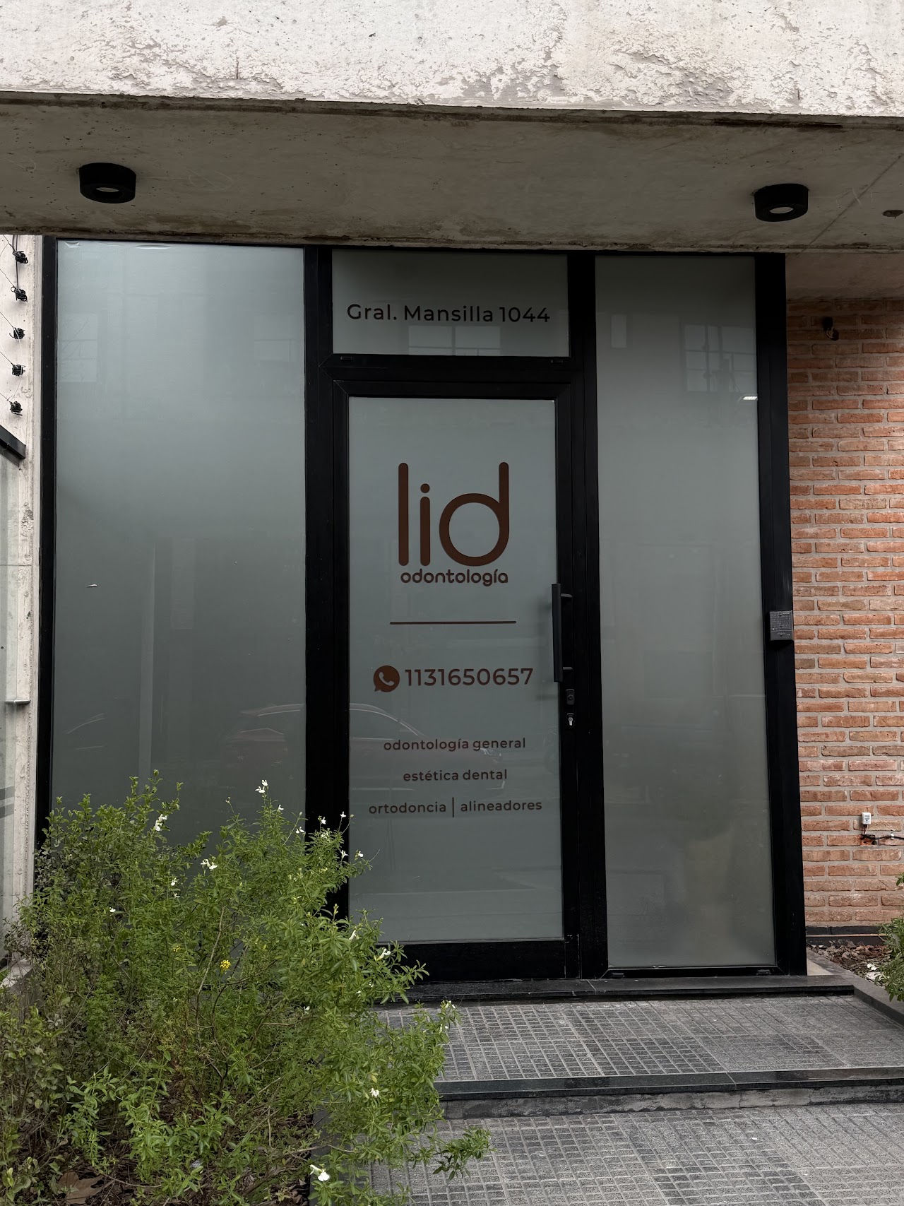 Fachada de Lid Odontología